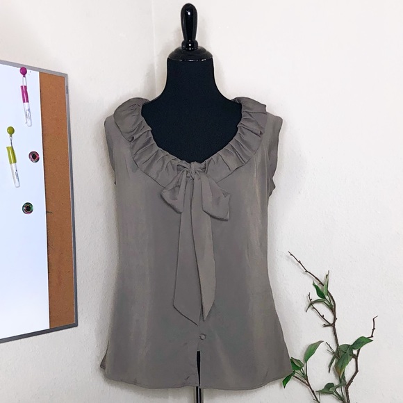 Banana Republic Tops - Banana Republic Button Up Ruffled Collar Blouse